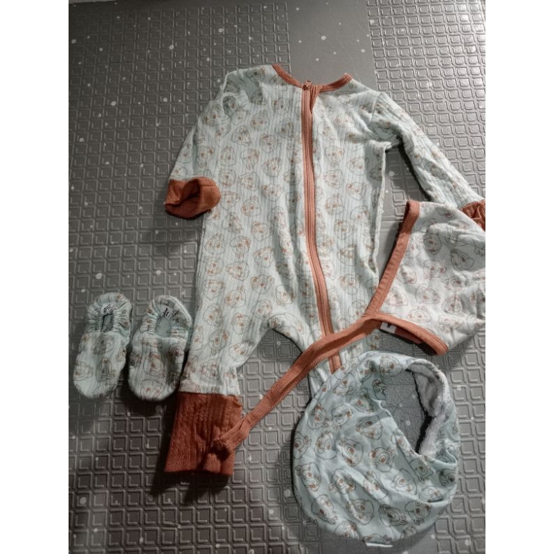 PRELOVED SLEEPSUIT BAYI