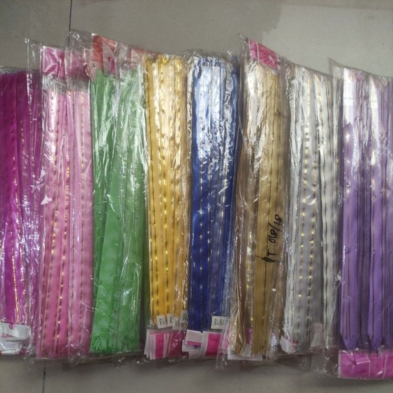 

Pita Serut Pita Tarik Pita Kado UK 18