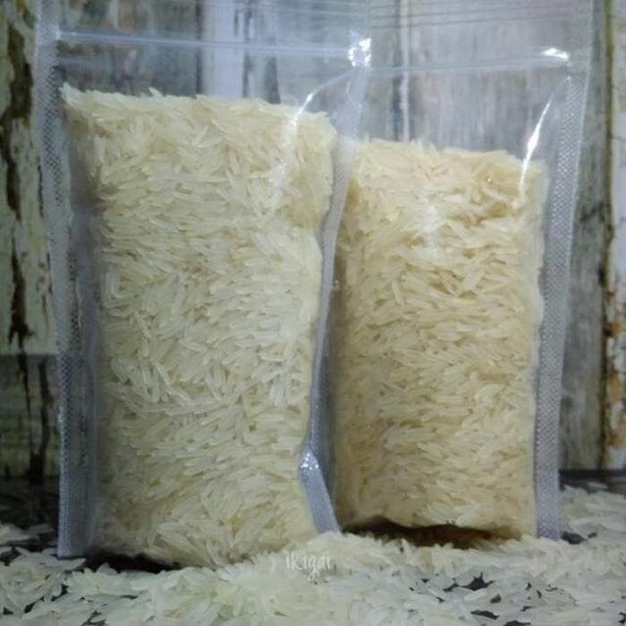 

BERAS BASMATI BRIANI BERAS UNTUK KEBULI KEMASAN 1 KILOGRAM
