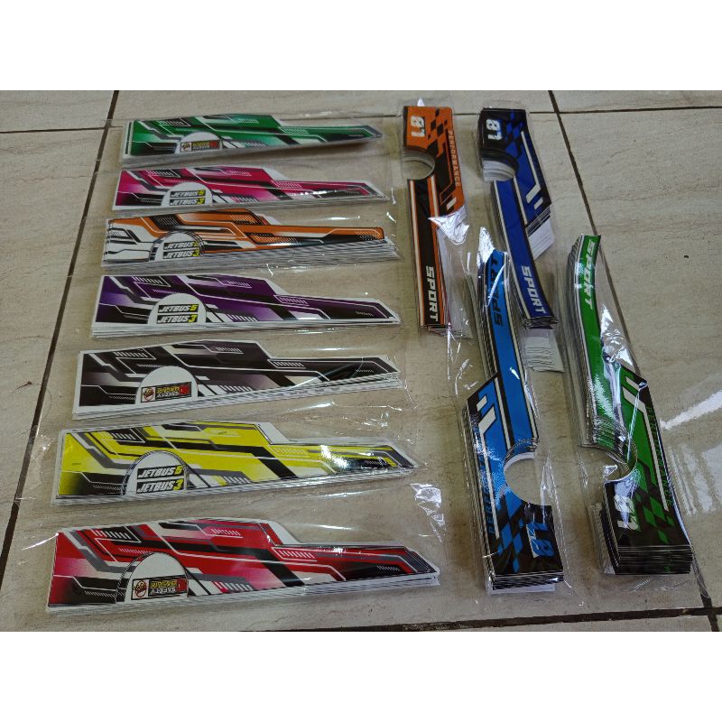 Livery custom Miniatur bus plastik sepasang costum anime anti air