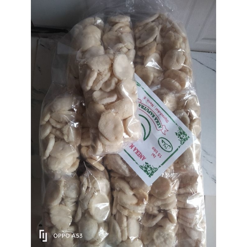 

Aneka kerupuk kulit/rambak/coin - AnggunYusuf Collections