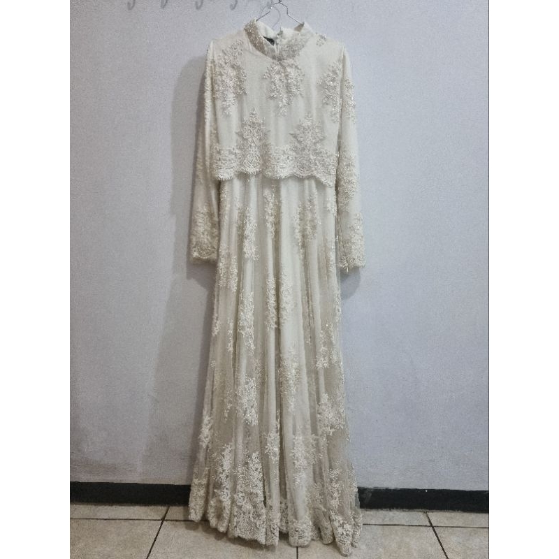 Preloved Gamis Akad Nikah by Ameerahijab Broken White Full Brokat Full Furing Free Tile