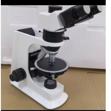 Mikroskop Batuan Polarisasi dan Mineral Sayatan Tipis