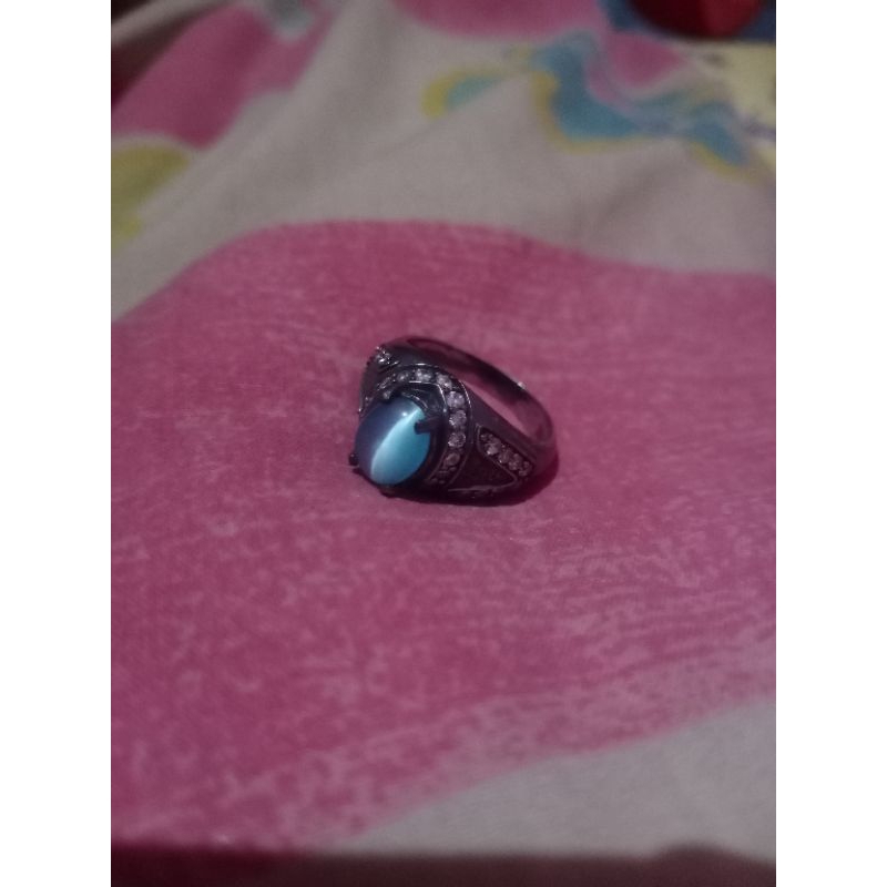 cincin batu biru mata kucing
