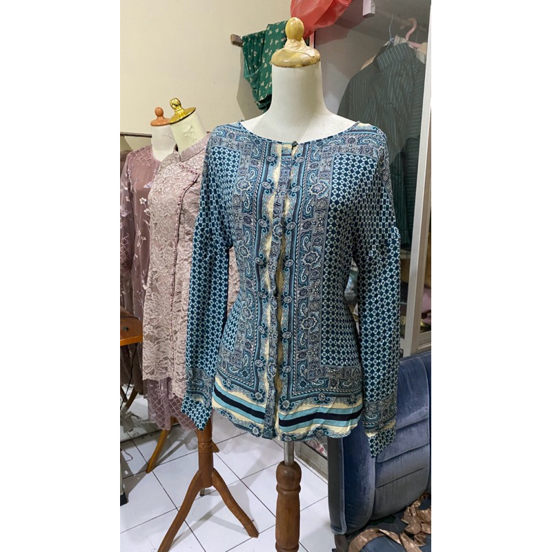 Kemeja Blouse Massimo Dutti