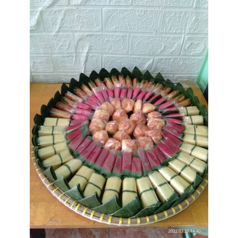 

Kue Tampah/ Kue Jajanan Pasar/ Kue Tradisional/ Kue Tampah isi 80 pcs