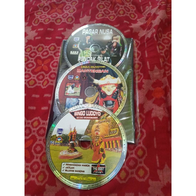 KASET VCD REOG PONOROGO, BANTENGAN VOL 3,PENCAK SILAT PAGAR NUSA TANPA COFER BONUS BOX