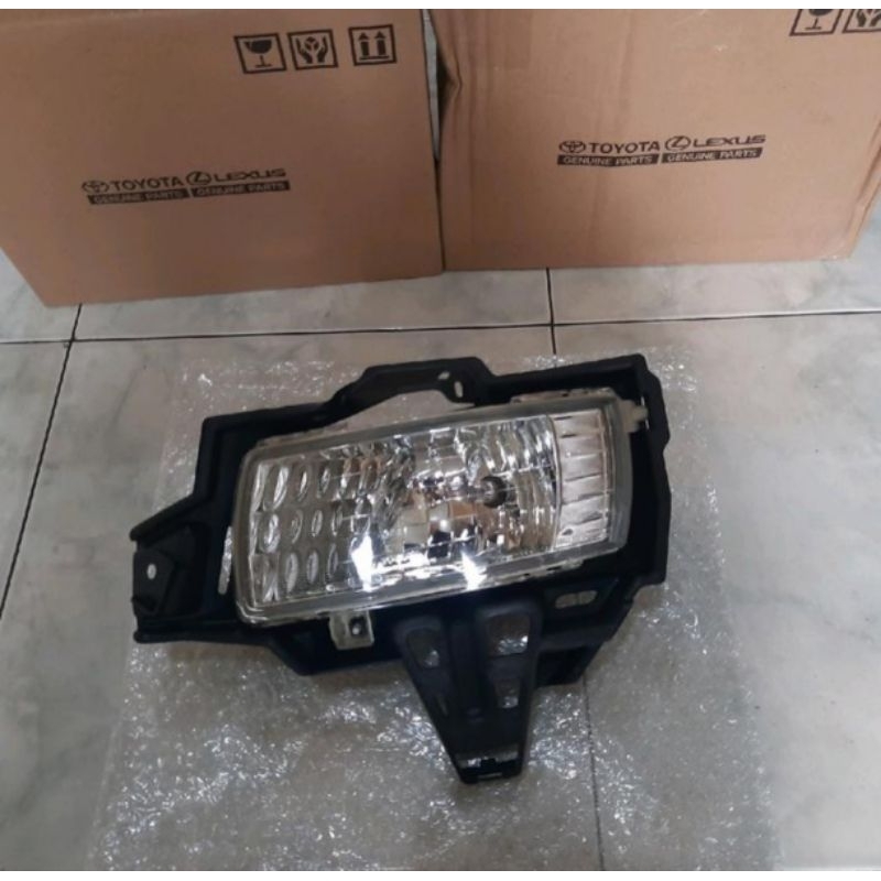 Foglamp fog lamp lampu kabut toyota innova 2004 2005 2006 2007 2008 2009 2010 2011 original