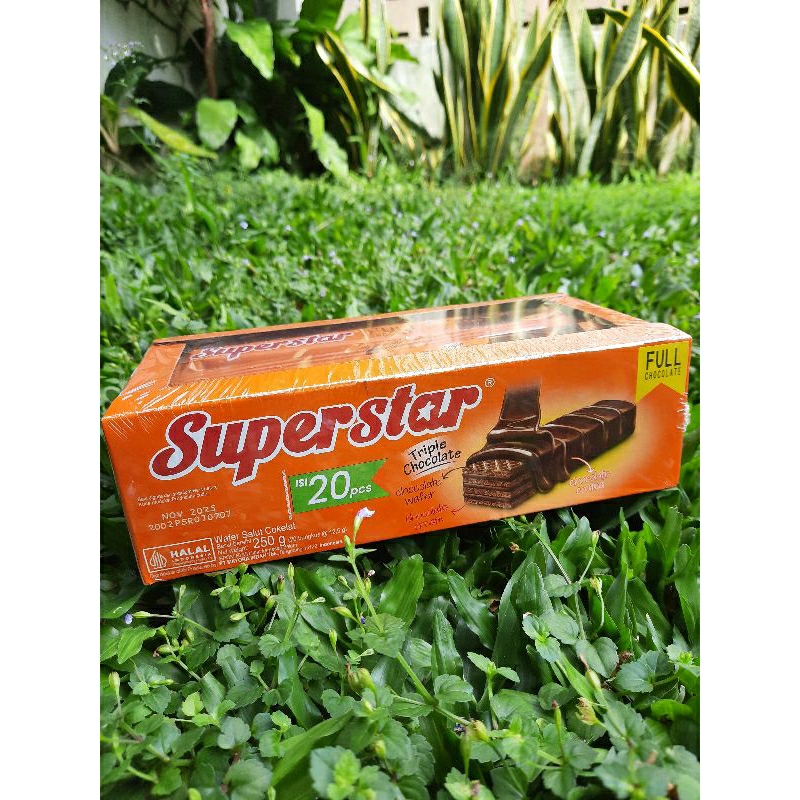 

Wafer Superstar Triple Box (isi 20pcs)