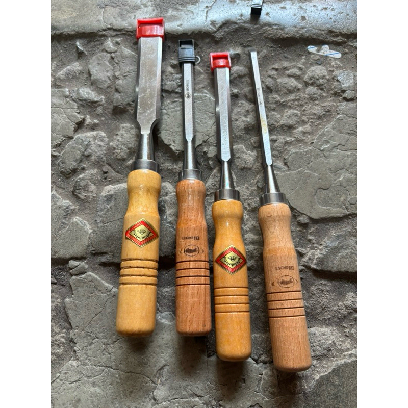 

Tatah Ukir Manual Gagang Kayu – Pilihan Pengrajin Profesio