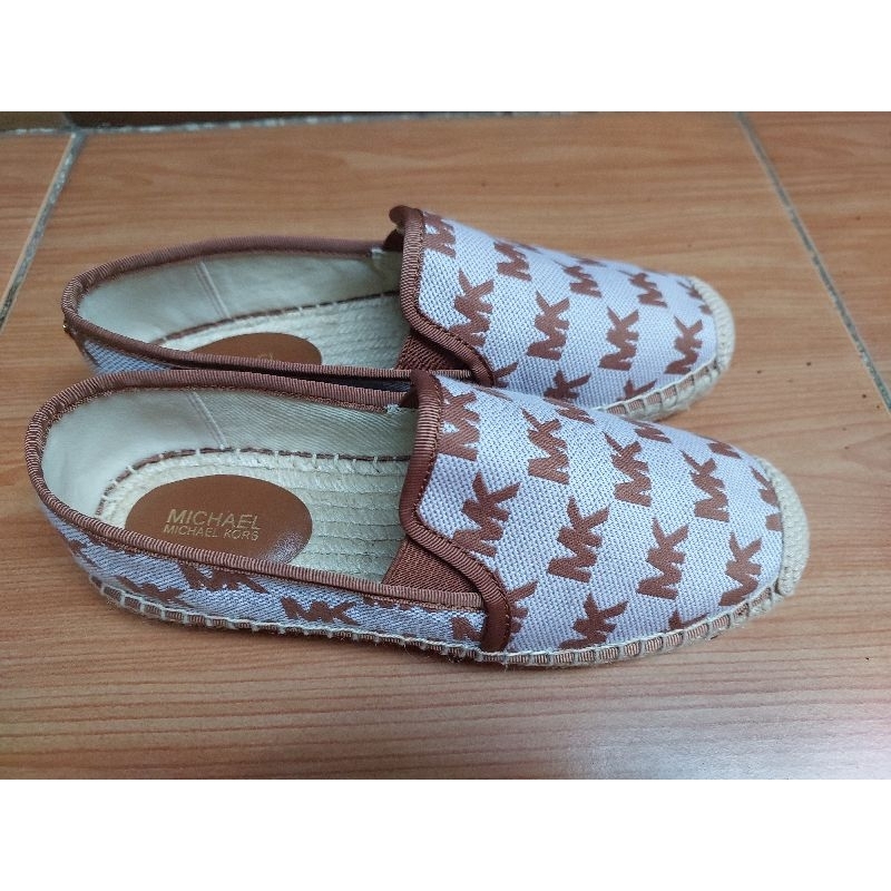 Sepatu MK original