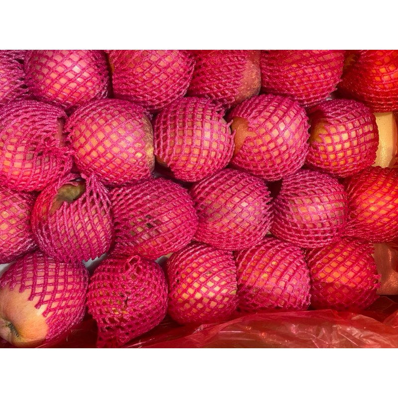 

APEL FUJI MANIS PREIMUM PILIHAN 1kg DAPAT 3-5 biji