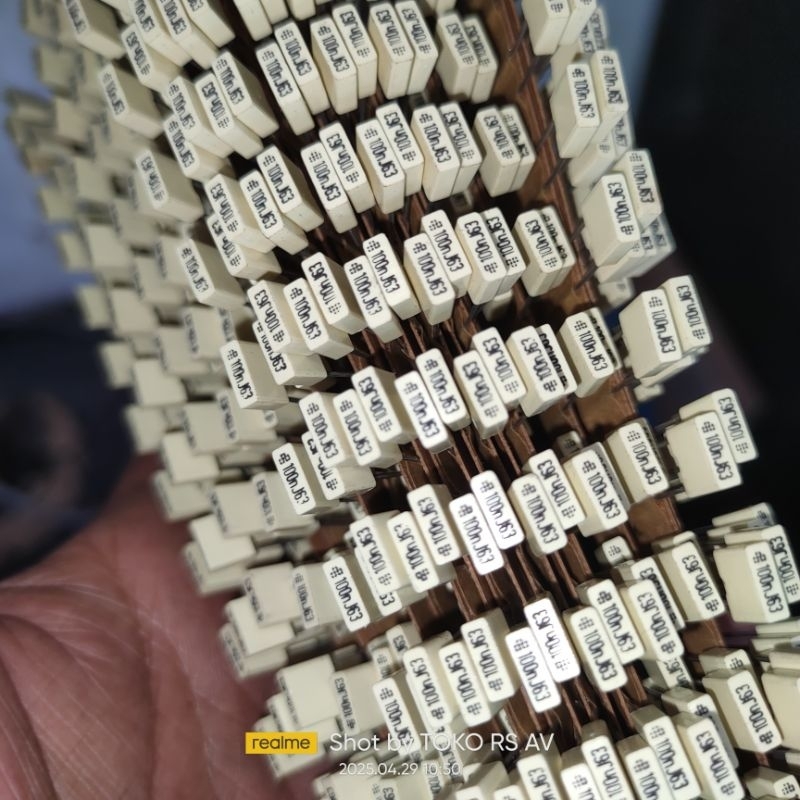 Kapasitor 104 63v kapasitor 1000NF 63v mkm ori