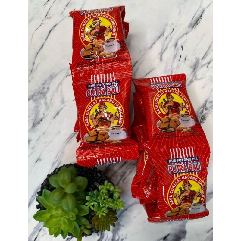 

kue potong pia putra bali rasa cokelat kacang panggang 10x8gram/renteng
