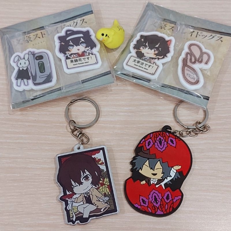 Bungo Stray Dogs - Dazai/Izumi - keychain & pin [FANMERCH]