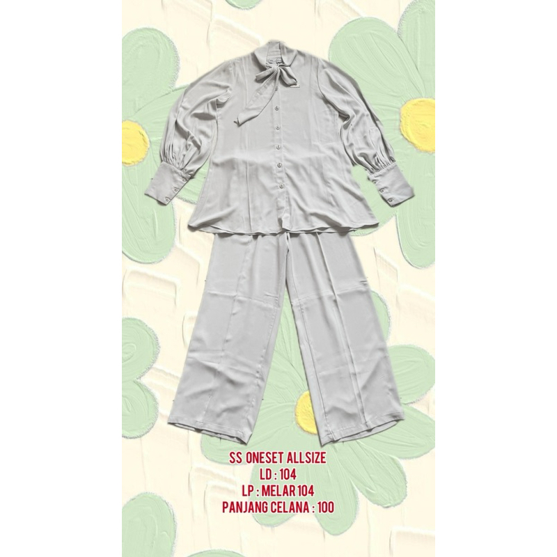 SHELLASAUKIA oneset preloved SHELLASAUKIA