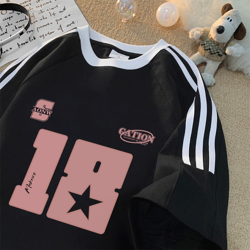 Disneay Baju Keren Cowok Kece | Cetakan Sablon "No.18" | Kaos Tiga Garis Hitam Putih Lengan Baju Kao