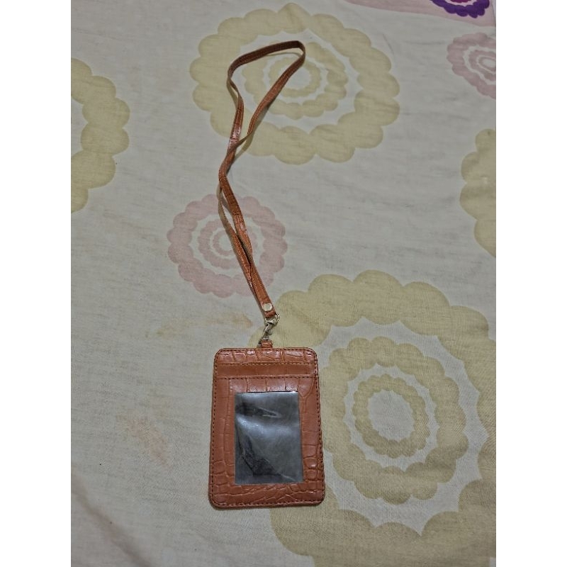 

preloved like new - lanyard id croco leather (jarang dipake)