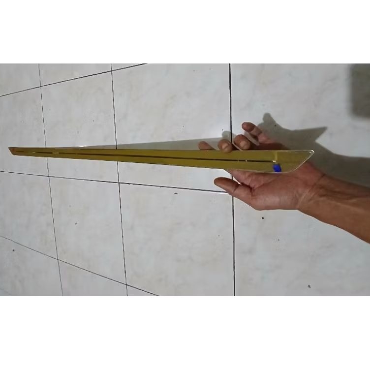 list truk lid moulding bemper belakang  tempel ful chromel bagasy  belakang innova 2012 original
