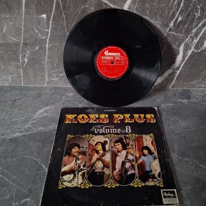 VINYL // KOES PLUS Volume 8 Remaco Record
