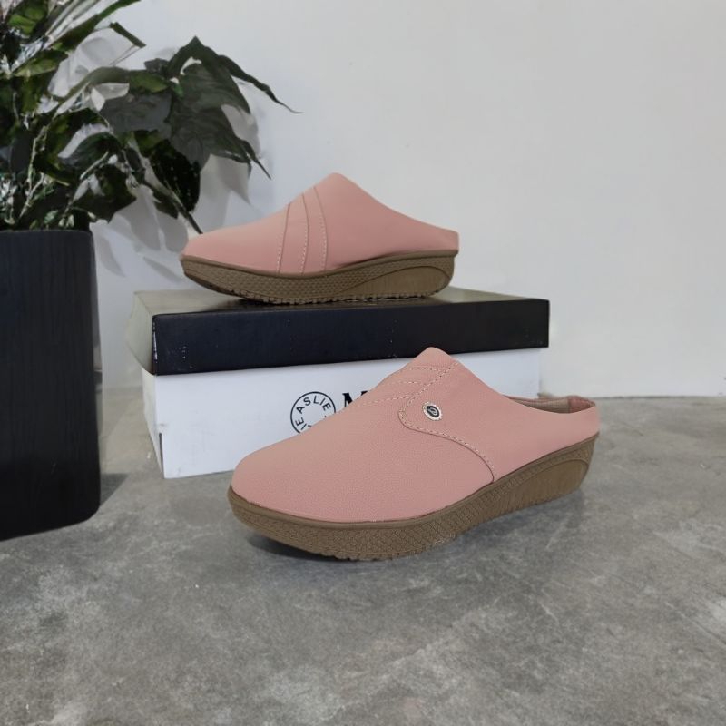 sepatu sandal wanit//sepatu bustong wanita//sepatu asli cibaduyut