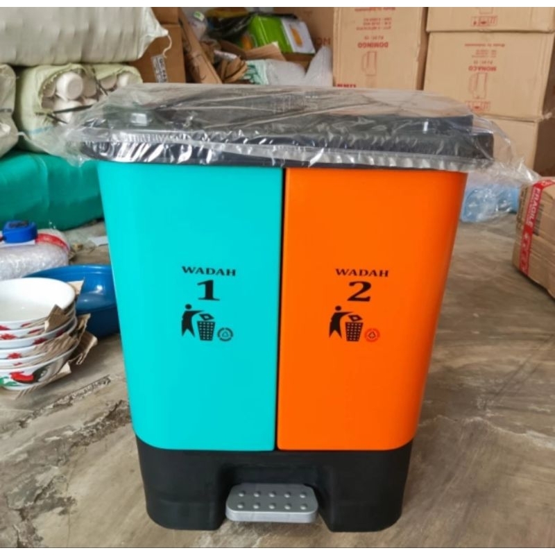 Tempat sampah injak 20 liter 2 wadah/tempat sampah 2 wadah