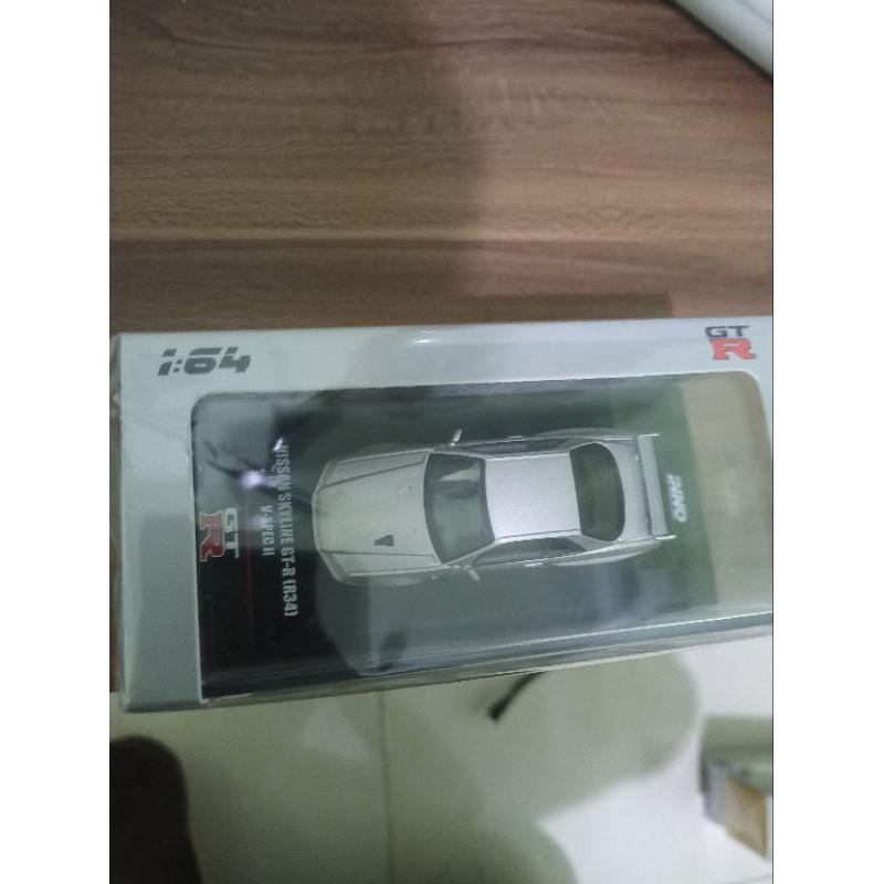 inno64 - nissan skyline GTR R34 silver V spec II segel,