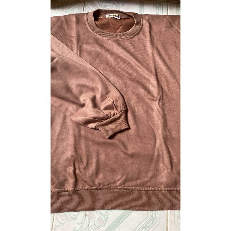 preloved sweater lengan balon warna coklat oversize