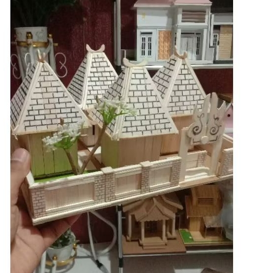 miniatur rumah adat bali