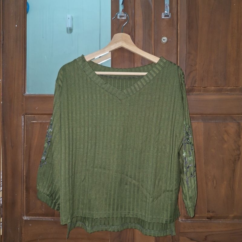 PRELOVED MURAH Atasan Pakaian Baju Blouse Cewek Wanita Perempuan Bekas Pernah Dipakai Masih Bagus Bl