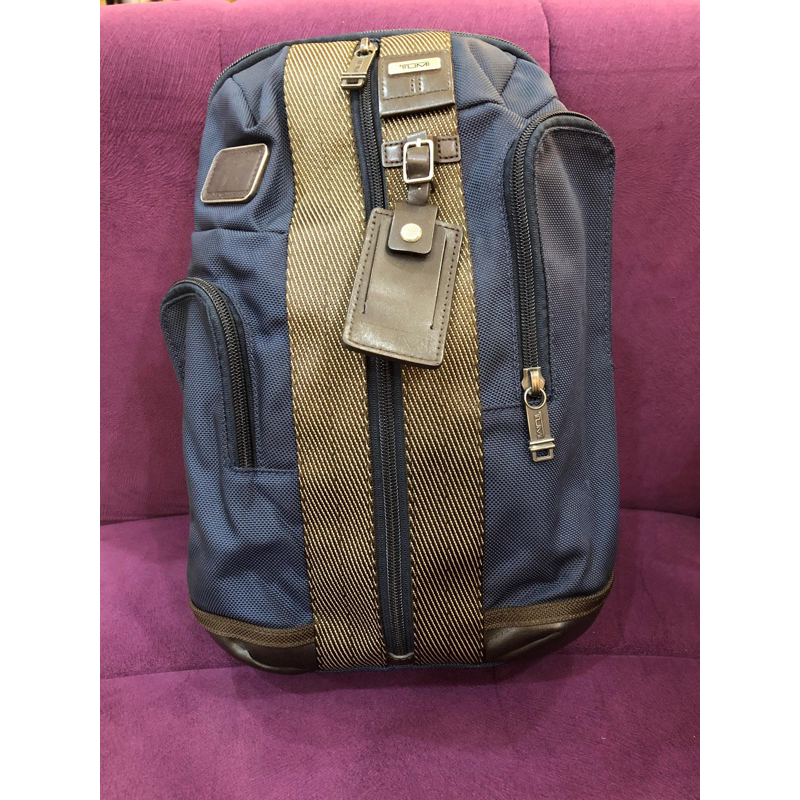 tas slempang laki laki preloved tumi higgins navy