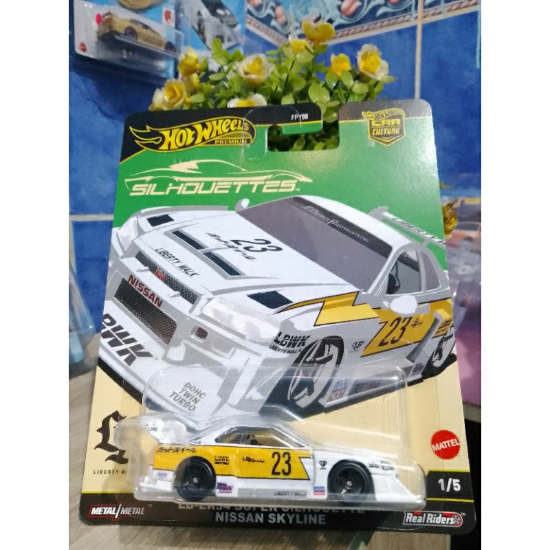 Hot Wheels Premium Silhouettes LBWK R35