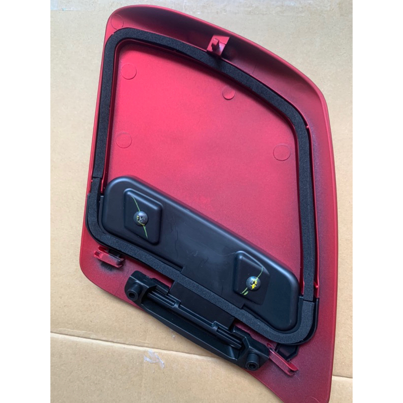 TUTUP LACI SCOOPY 2025 81130-K2F MERAH DOFF ORIGINAL HONDA