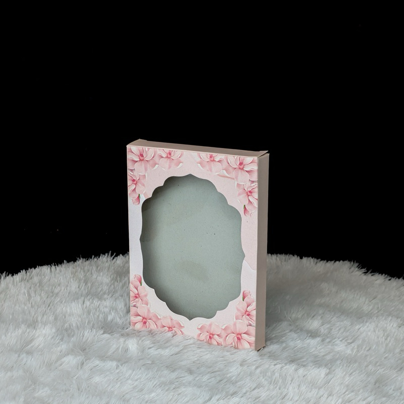 

Kemasan Souvenir Box ukuran 12x2x16 untuk pouch kanvas