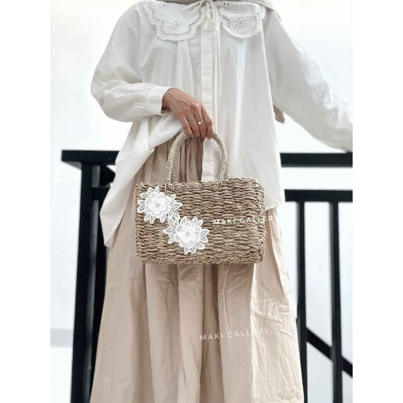 Tas Anyaman Brokat Bunga Putih Handbag Tas Pesta Wanita Elegan Mewah by Maki Gallery
