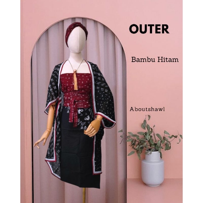 Outer Bambu Hitam Sejauh Mata Memandang