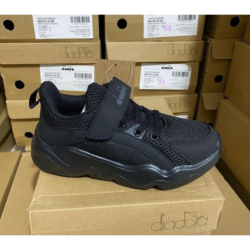 Sepatu Anak Diadora Mitchel Mono Black