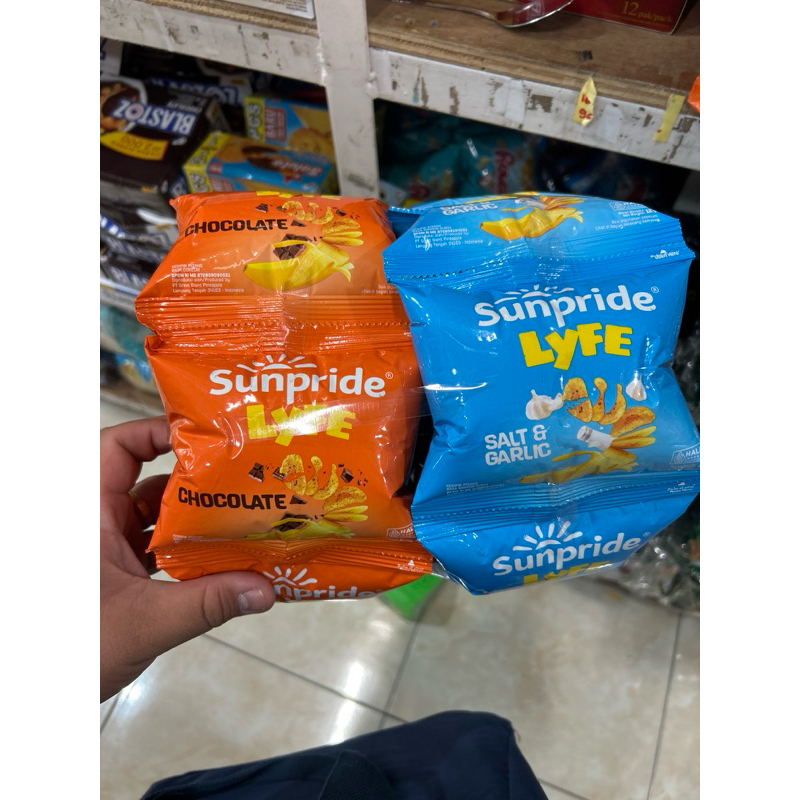 Sunpride Lyfe keripik pisang 12gr renteng