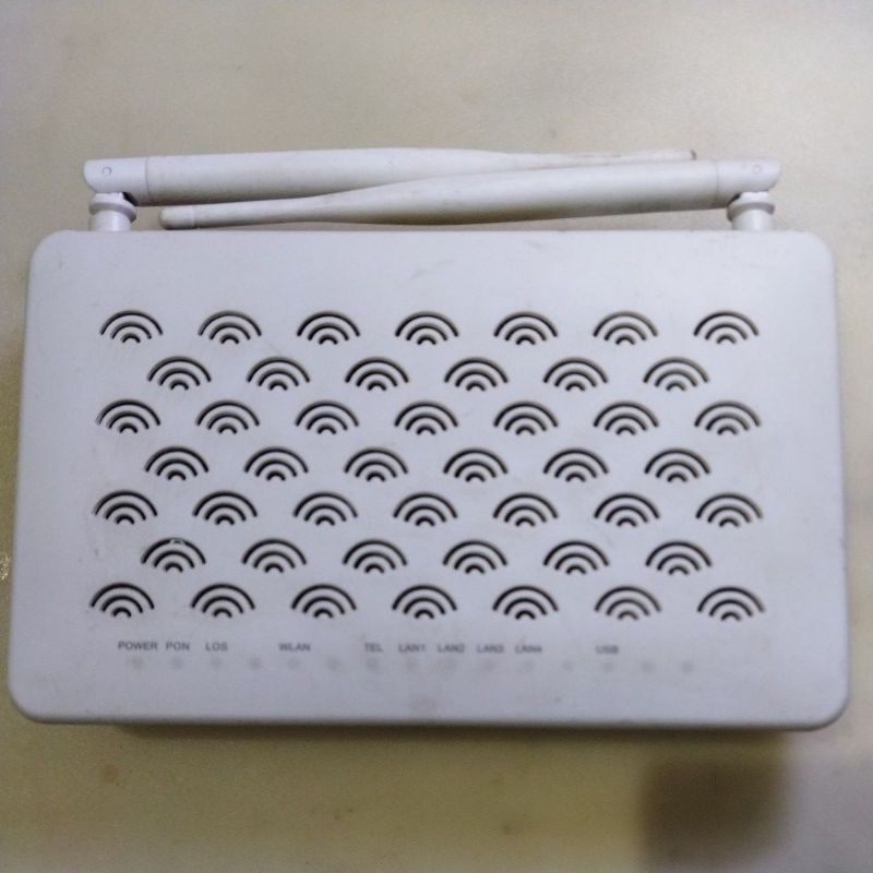 router Wi-Fi Bnetfit  F660 port biru