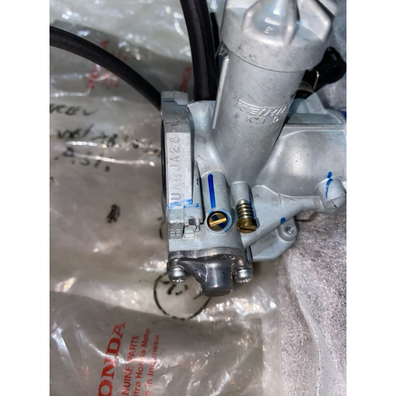 16100-KWB-922 Karburator Blade 110/ Revo Absolute 110 Original