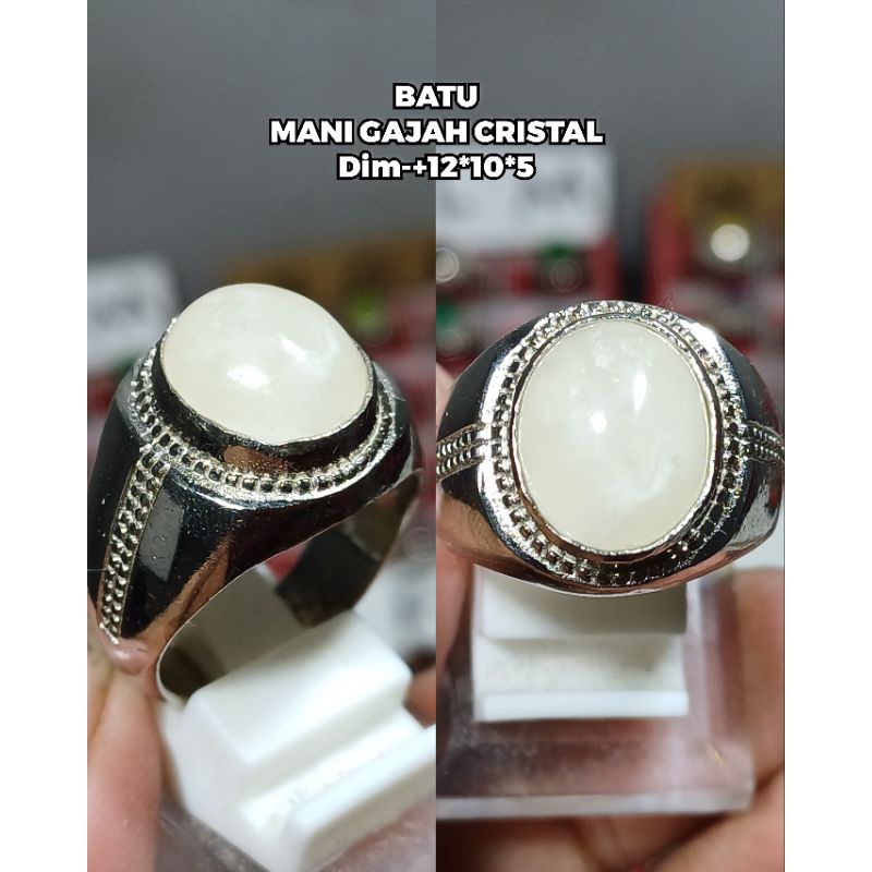 BATU MAANII GAAJAHH PUTIH CRISTAL BATU KECIL