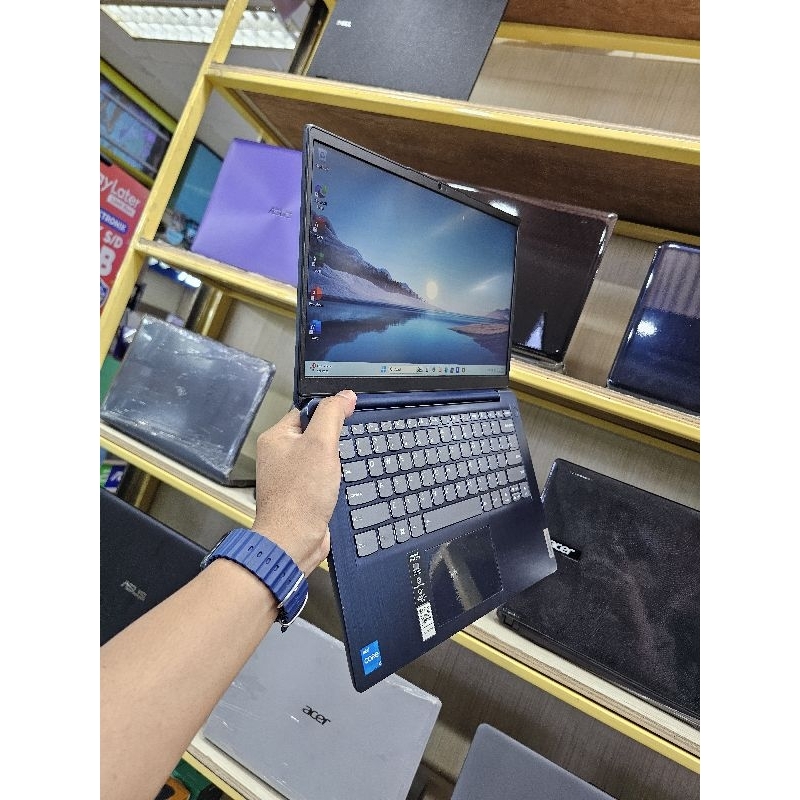 Laptop leptop Lenovo  Ideapad Slim 3 Intel Core i5-1135G7 RAM 8GB SSD 512GB WINDOWS 11 Kondisi Secon