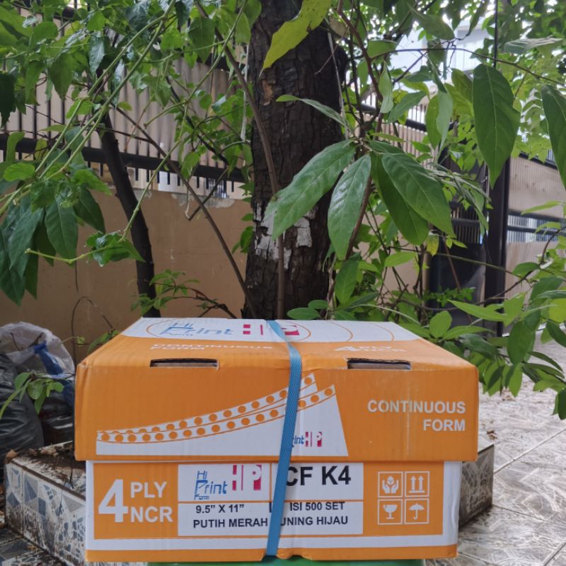 

continuous form ukuran 9,5 x 11 i ,4 play NCR CF K4 HI PRINT