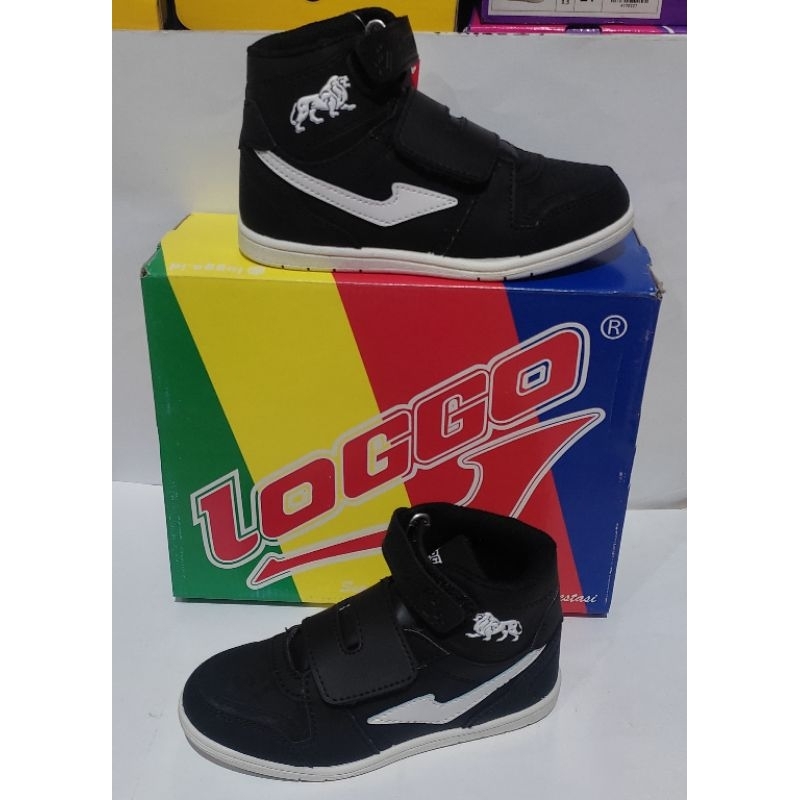 Sepatu sekolah anak LOGGO