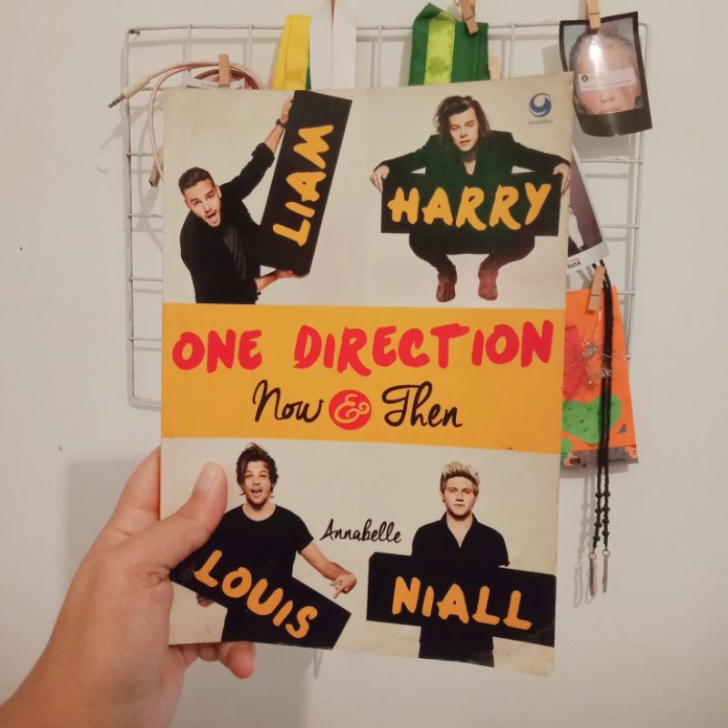 PRELOVED MAJALAH ONE DIRECTION "Now and Then" include poster