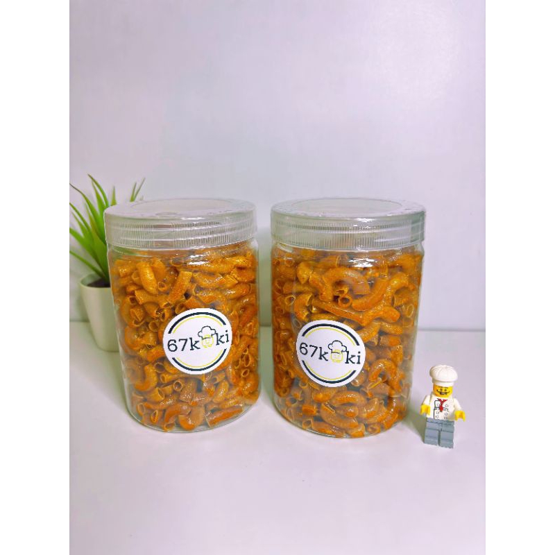 

makaroni aroma bawang pedas gurih renyah