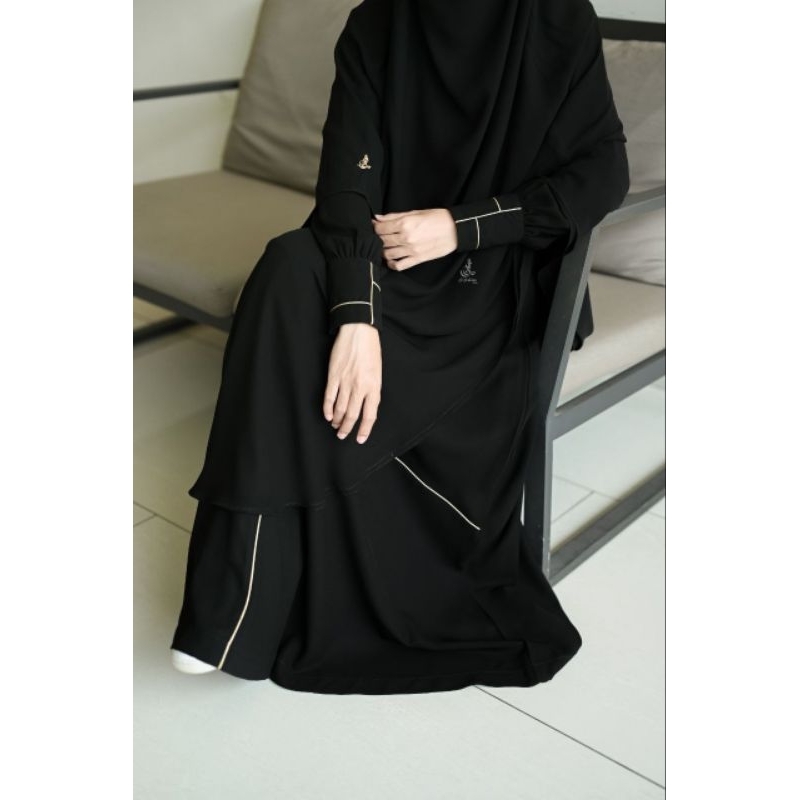 golden black abaya Al arabian black gold
