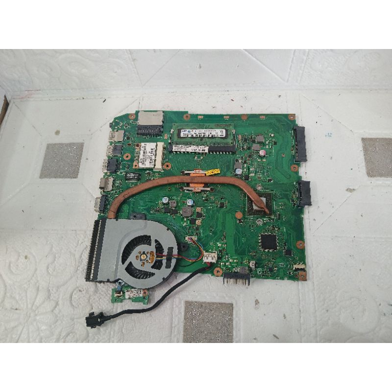 MOBO/MOTHERBOARD ASUS X45U MATOT