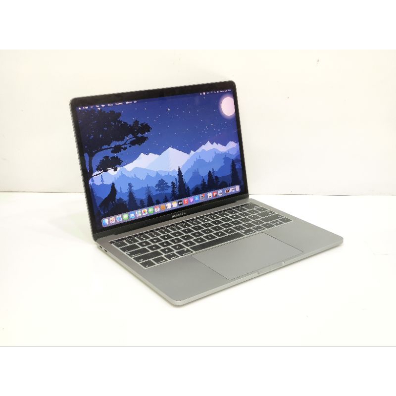 macbook pro 2017 core i5 8/256GB