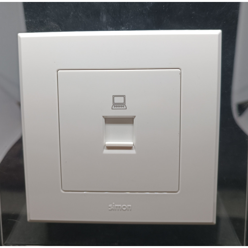 SIMON E3 WHITE OUTLET DATA CAT 6 RJ 45